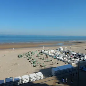 Toplocatie Frontal Sea View , Middelkerke Belgien