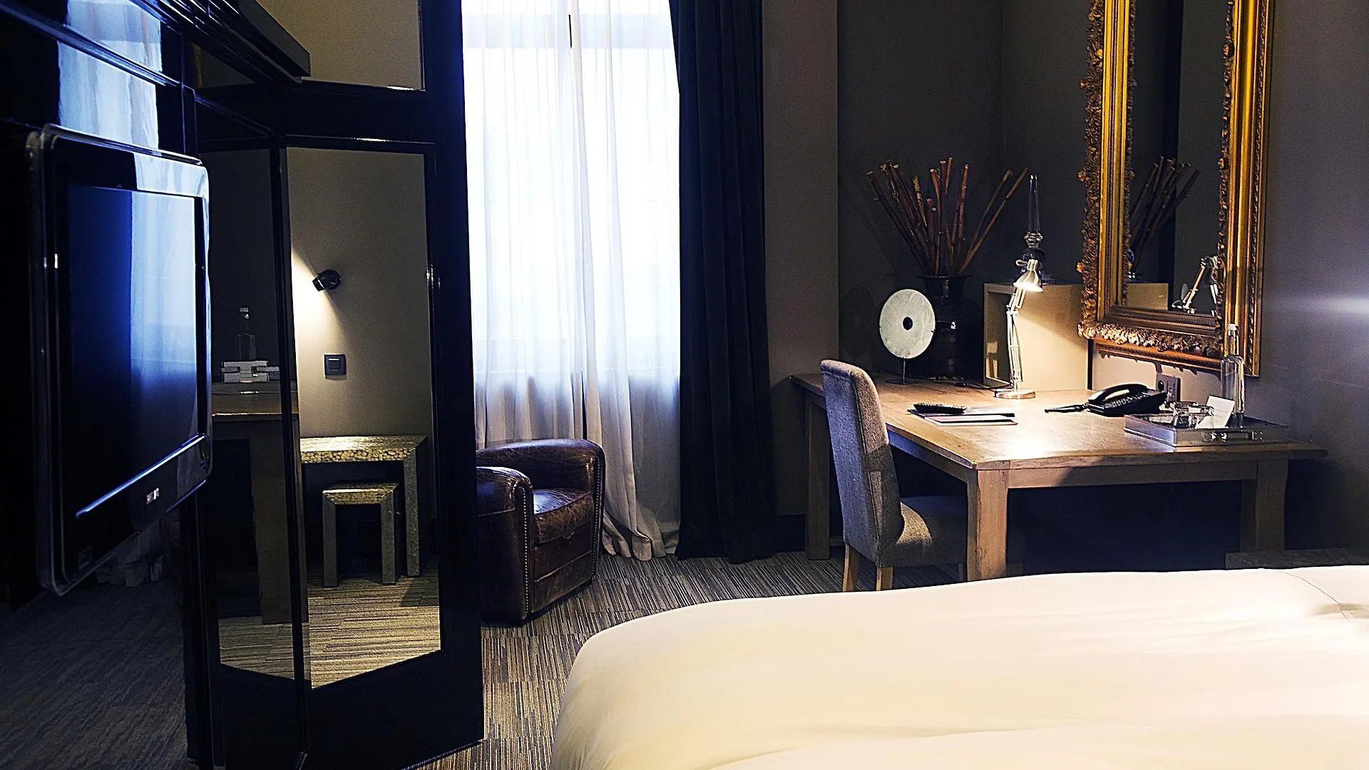 Hotel Les Nuits Antwerpen 4*,